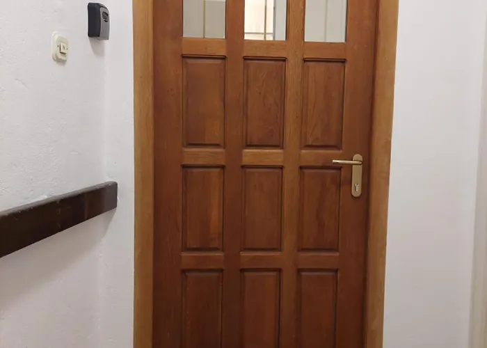 Under The Castle アパート *